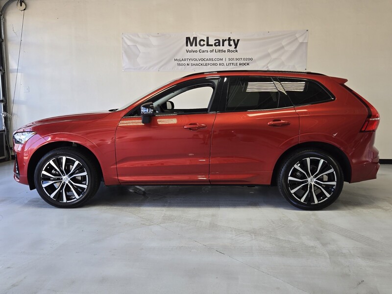 2024 Volvo XC60 B5 Plus photo 6