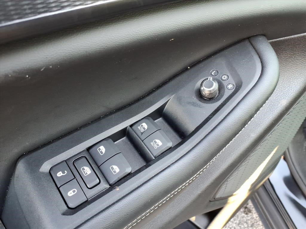 2025 Jeep Grand Cherokee Laredo Altitude photo 3