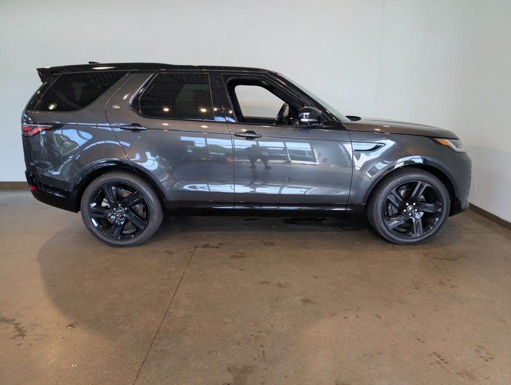2025 Land Rover Discovery SE photo 4