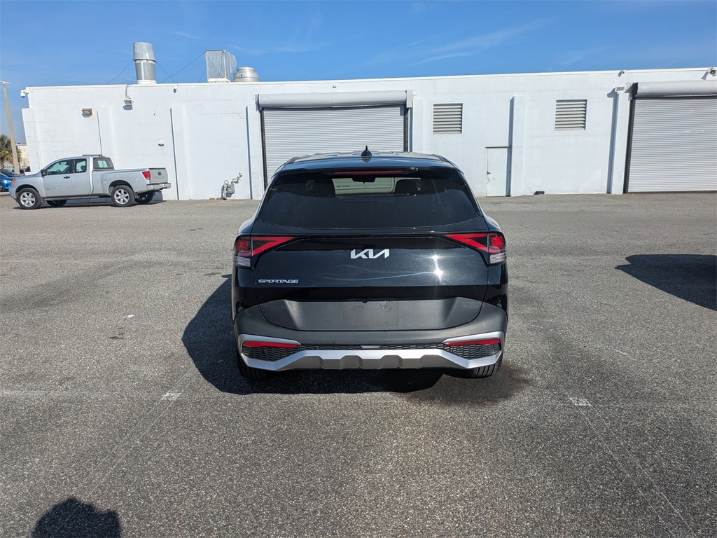 2024 Kia Sportage LX photo 4