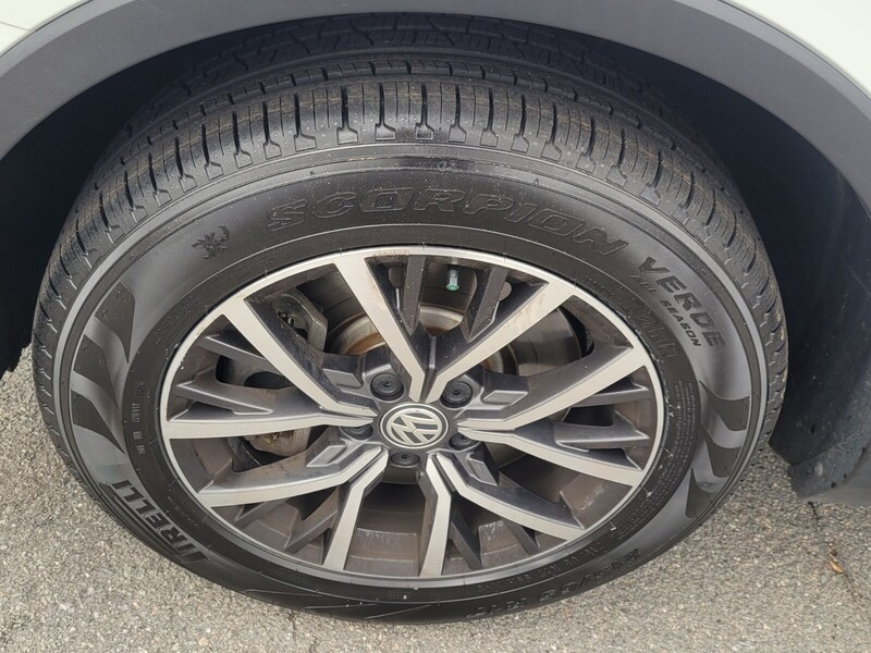 2019 Volkswagen Tiguan SE R-Line photo 15