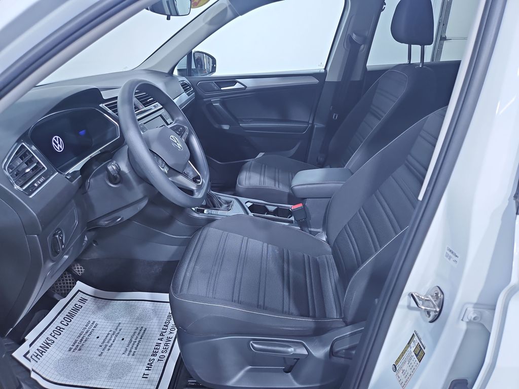 2023 Volkswagen Tiguan S photo 9