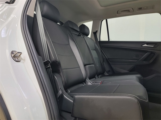 2021 Volkswagen Tiguan SE photo 14