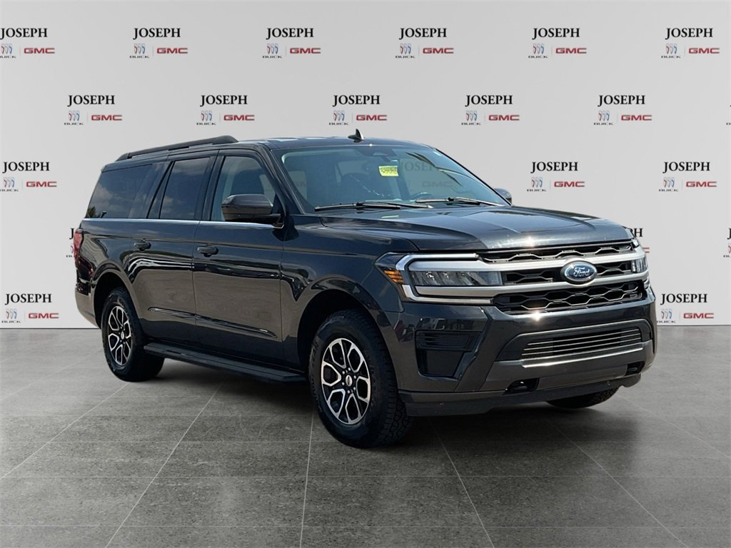 2022 Ford Expedition XLT's photo