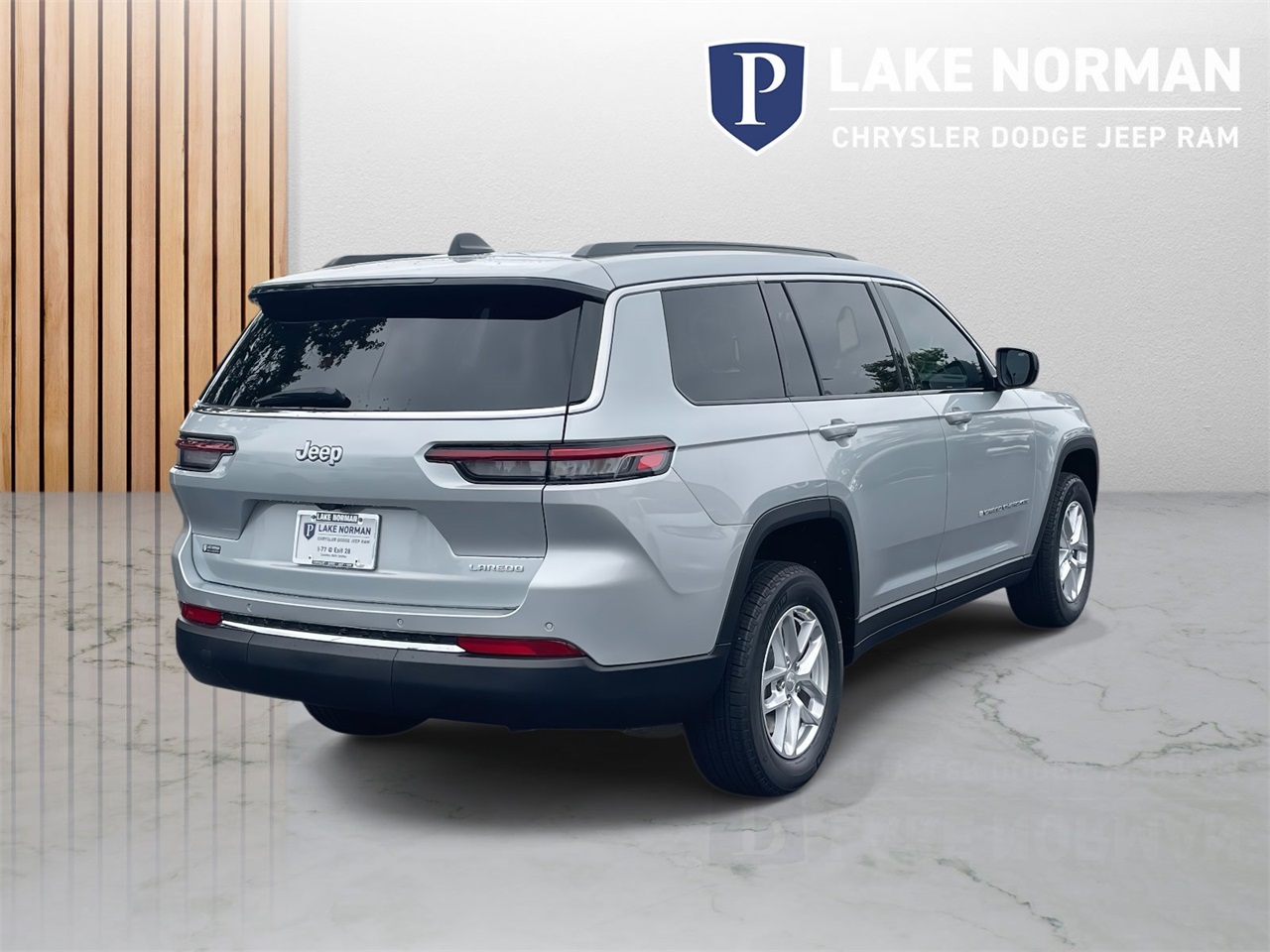 2025 Jeep Grand Cherokee Laredo X photo 8
