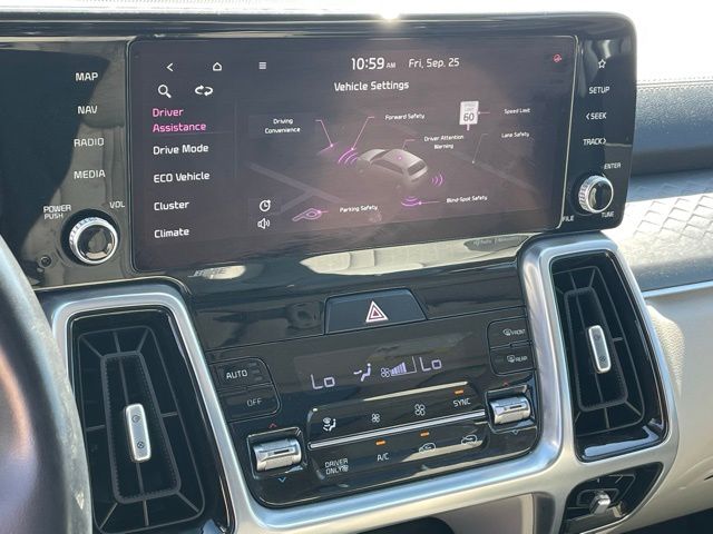 2023 Kia Sorento Plug-In Hybrid SX Prestige photo 15