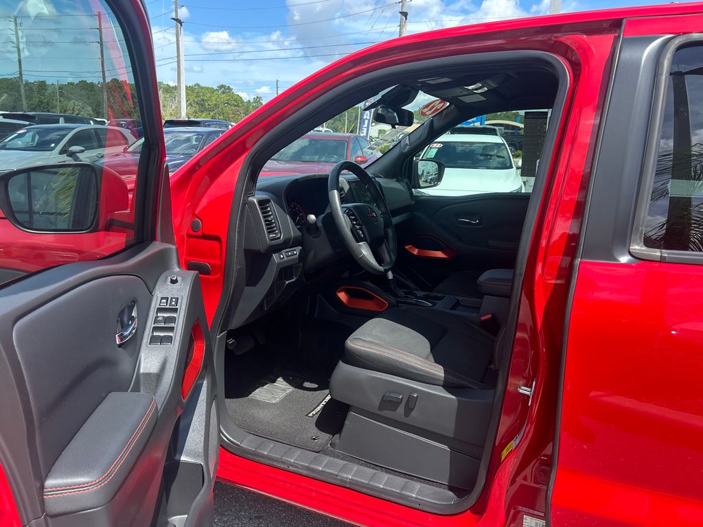 2022 Nissan Frontier PRO-X photo 9