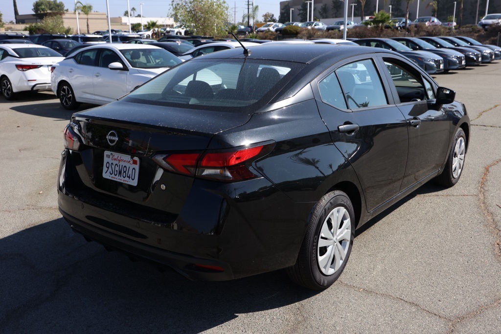 2025 Nissan Versa 1.6 S photo 3