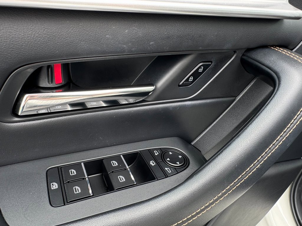2024 Mazda CX-90 Premium Plus photo 11