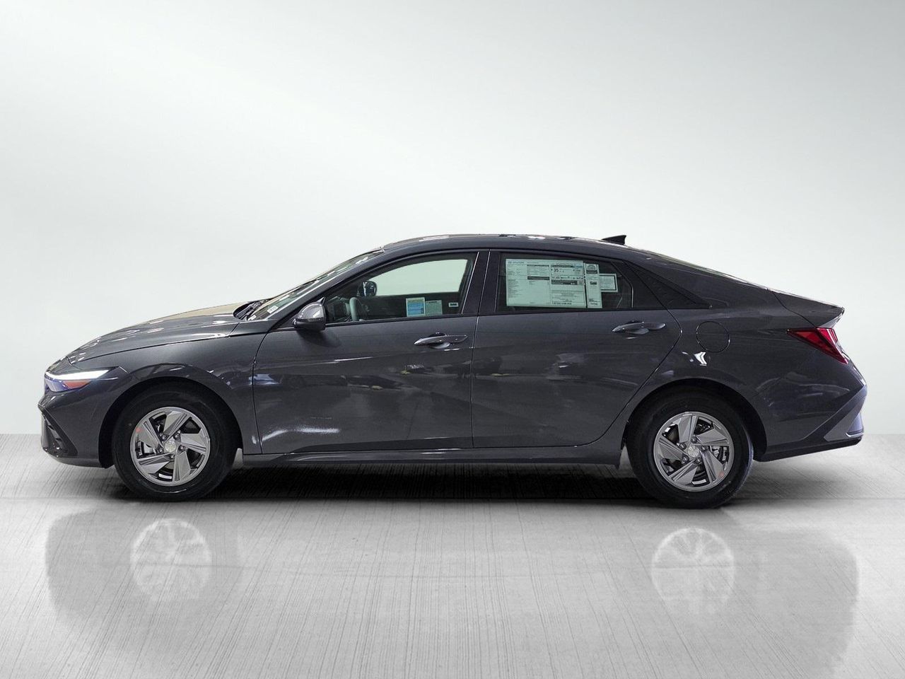 2026 Hyundai Elantra SE photo 4