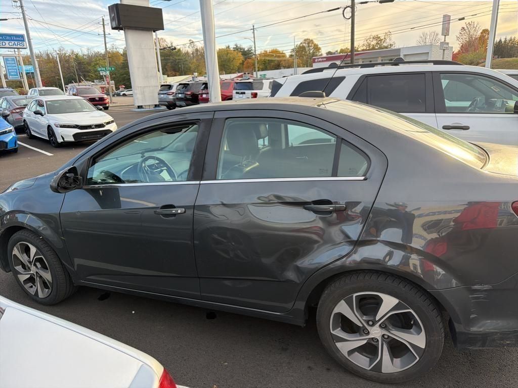 2017 Chevrolet Sonic Premier photo 2