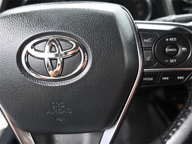 2020 Toyota Camry XSE photo 19