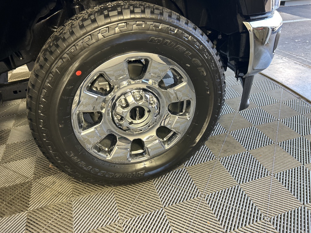 2025 Ford F-350 Lariat photo 3