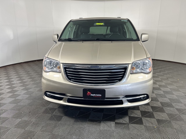 2014 Chrysler Town & Country Touring photo 2