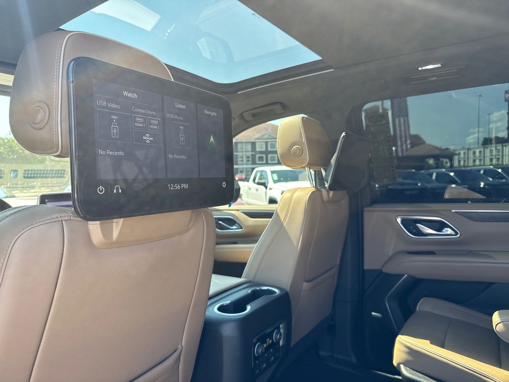2021 Chevrolet Suburban Premier photo 23
