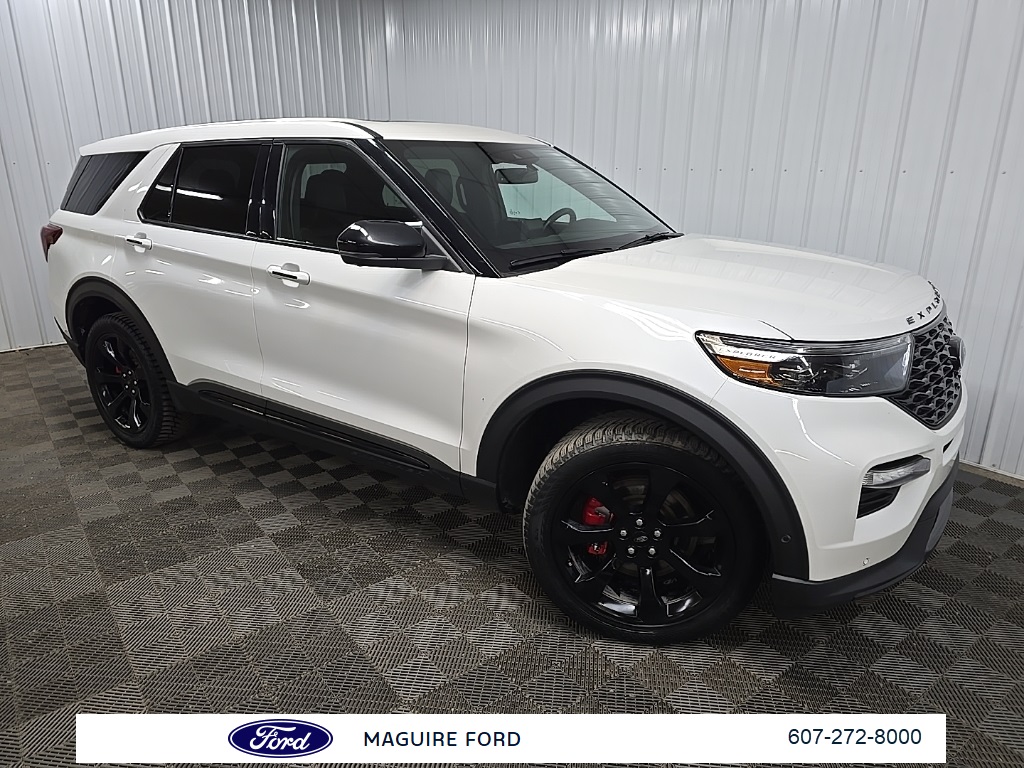 2022 Ford Explorer ST's photo