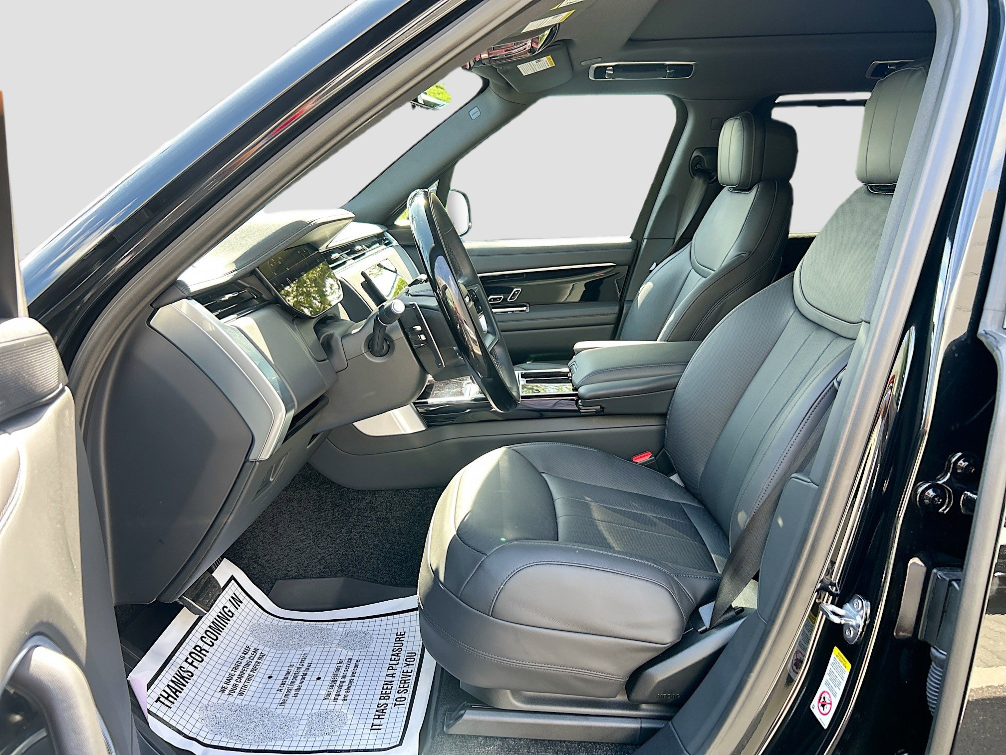 2025 Land Rover Range Rover SE photo 23