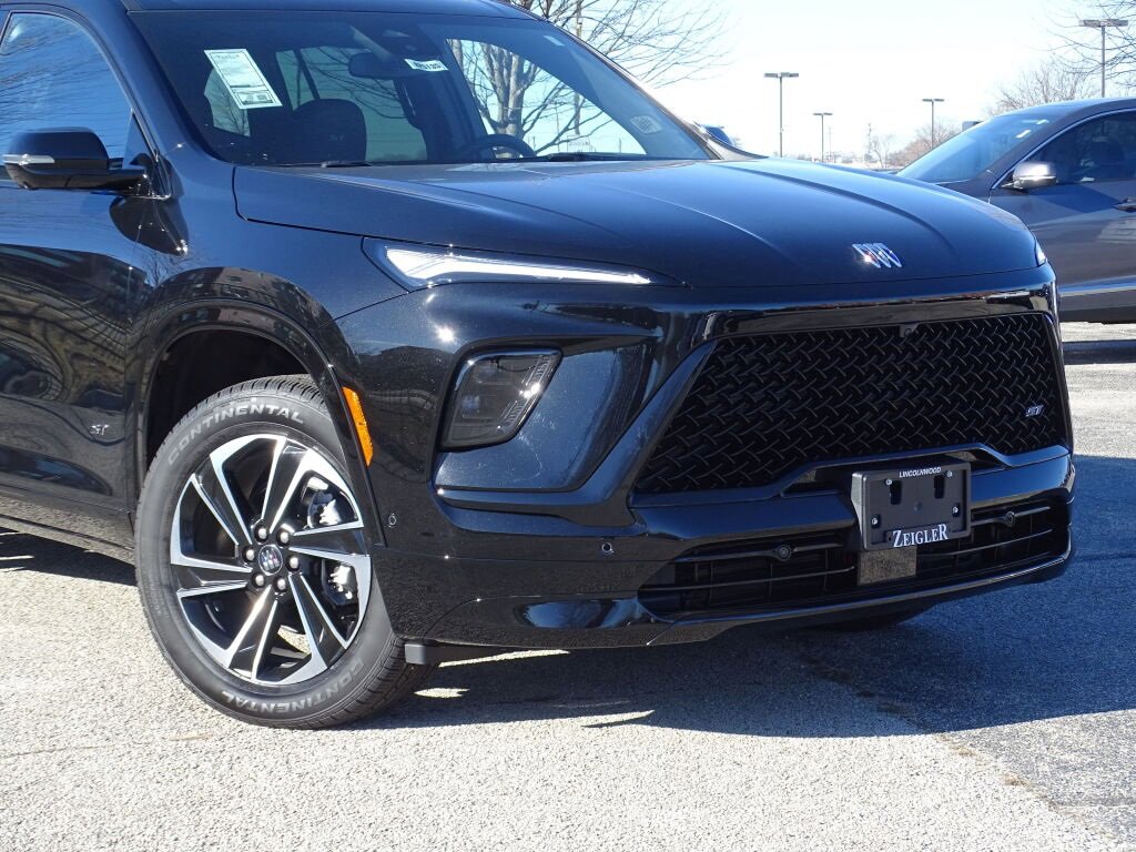2025 Buick Enclave Sport Touring photo 2