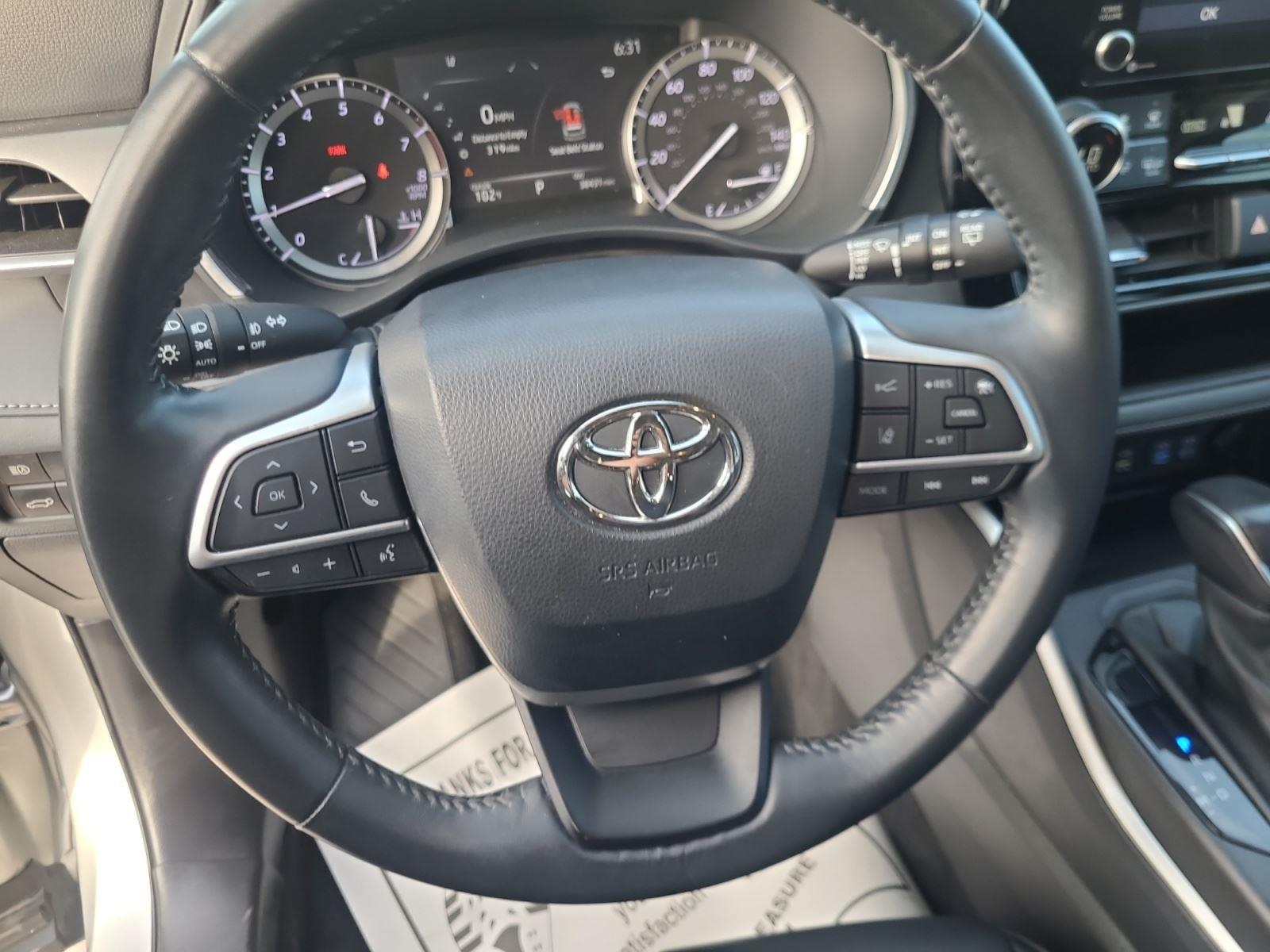 2022 Toyota Highlander XLE photo 12