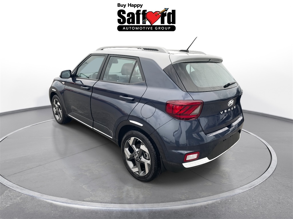 2024 Hyundai Venue Limited photo 4