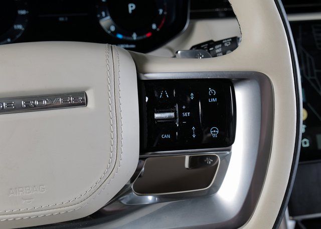 2024 Land Rover Range Rover SE photo 17