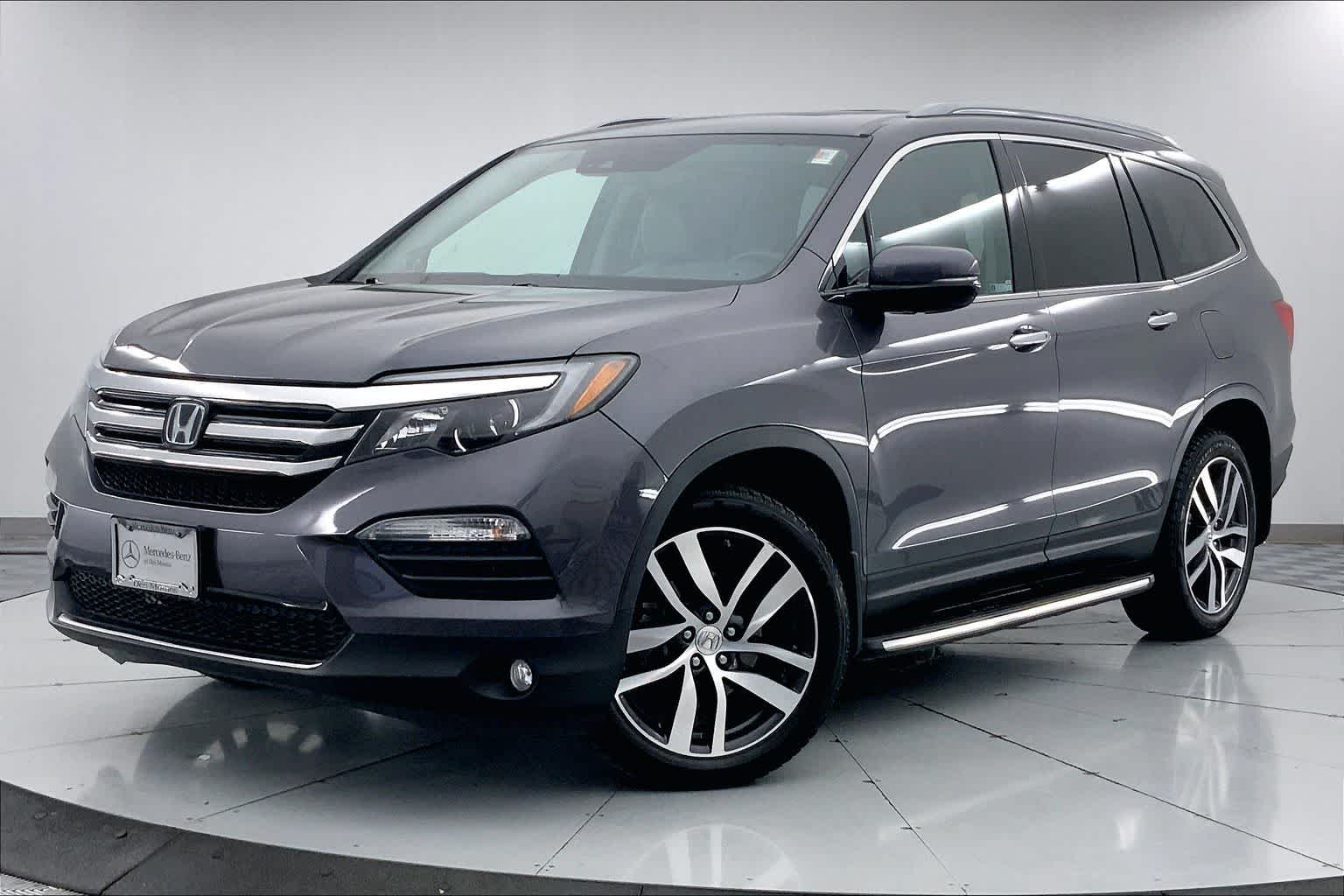 2018 Honda Pilot Elite's photo