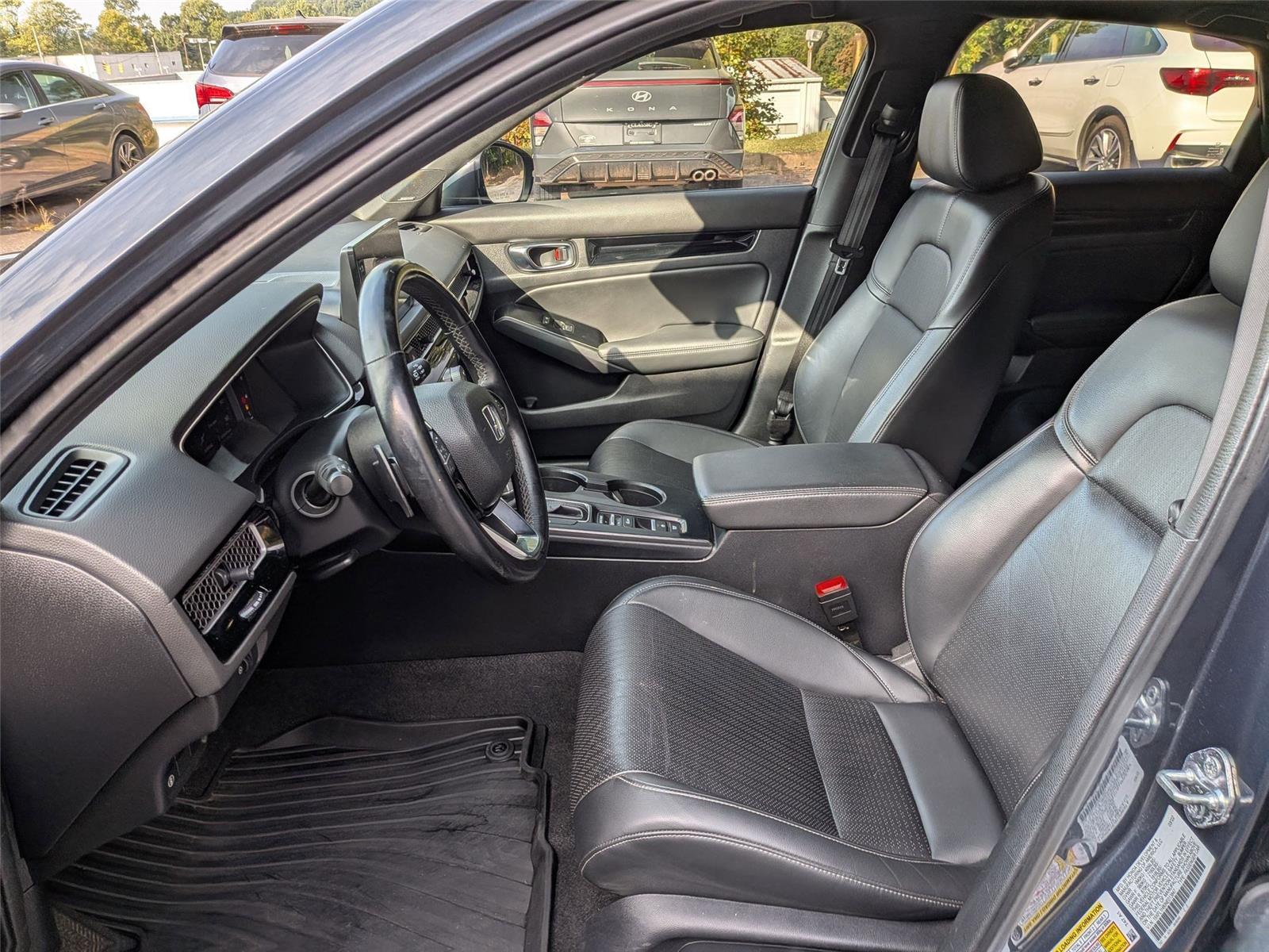 2022 Honda Civic Hatchback Sport Touring photo 14
