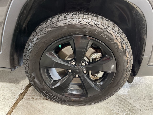 2023 Jeep Cherokee Altitude photo 6