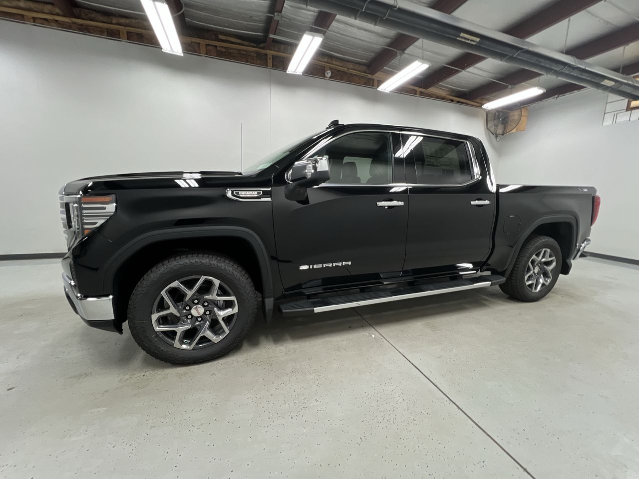 2026 Gmc Sierra 1500 SLT photo 3