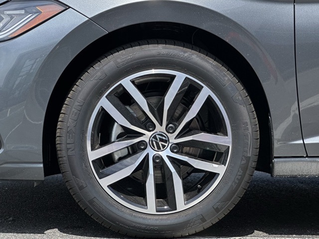 2025 Volkswagen Jetta SE photo 5