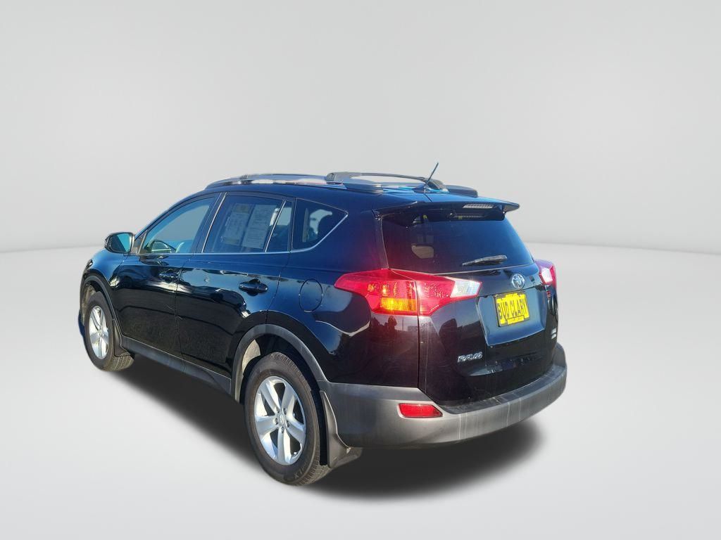 2014 Toyota RAV4 XLE photo 3