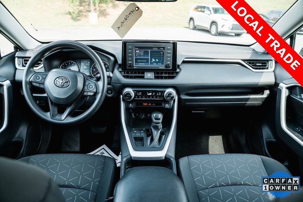 2021 Toyota RAV4 XLE photo 9