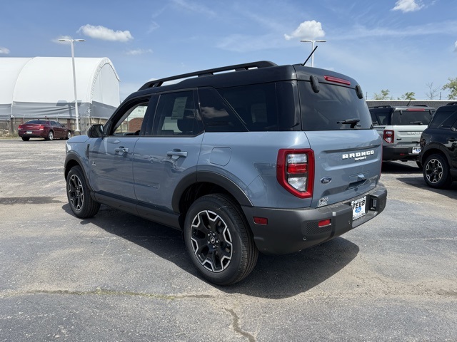 2025 Ford Bronco Sport Outer Banks photo 6