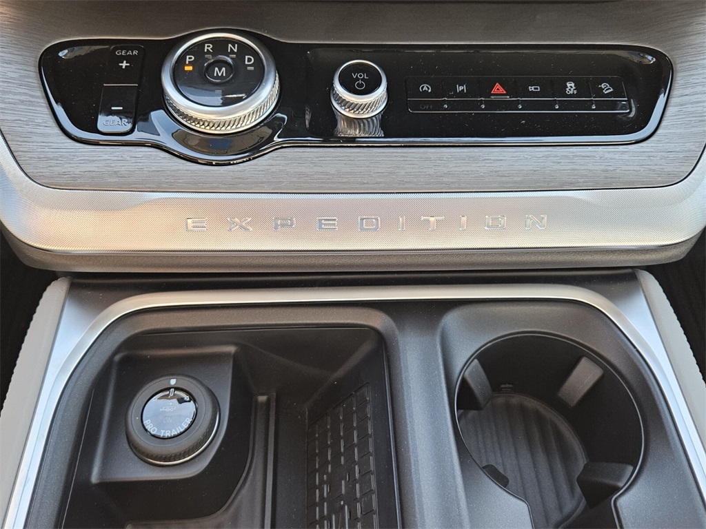 2025 Ford Expedition Platinum photo 20