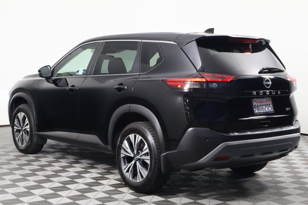 2022 Nissan Rogue SV photo 6