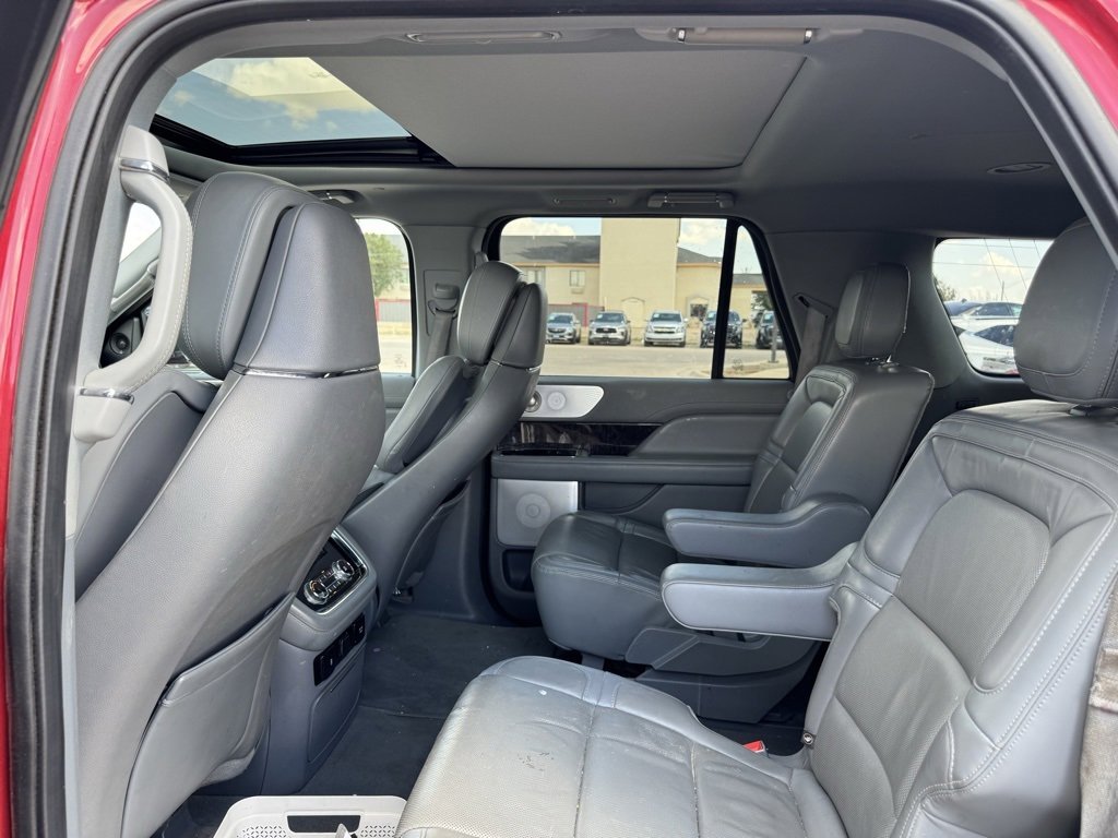 2020 Lincoln Navigator L Reserve photo 2