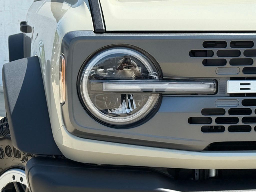 2025 Ford Bronco Badlands photo 3