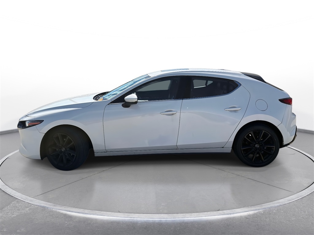 2022 Mazda Mazda3 Premium photo 2