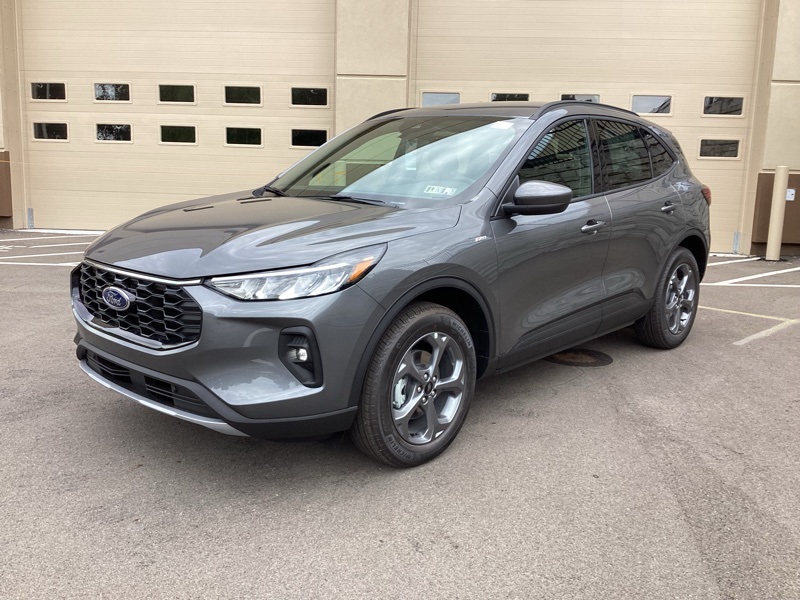 2025 Ford Escape Hybrid ST-Line Select photo 3