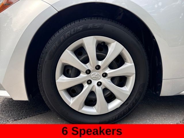 2022 Toyota Corolla LE photo 3