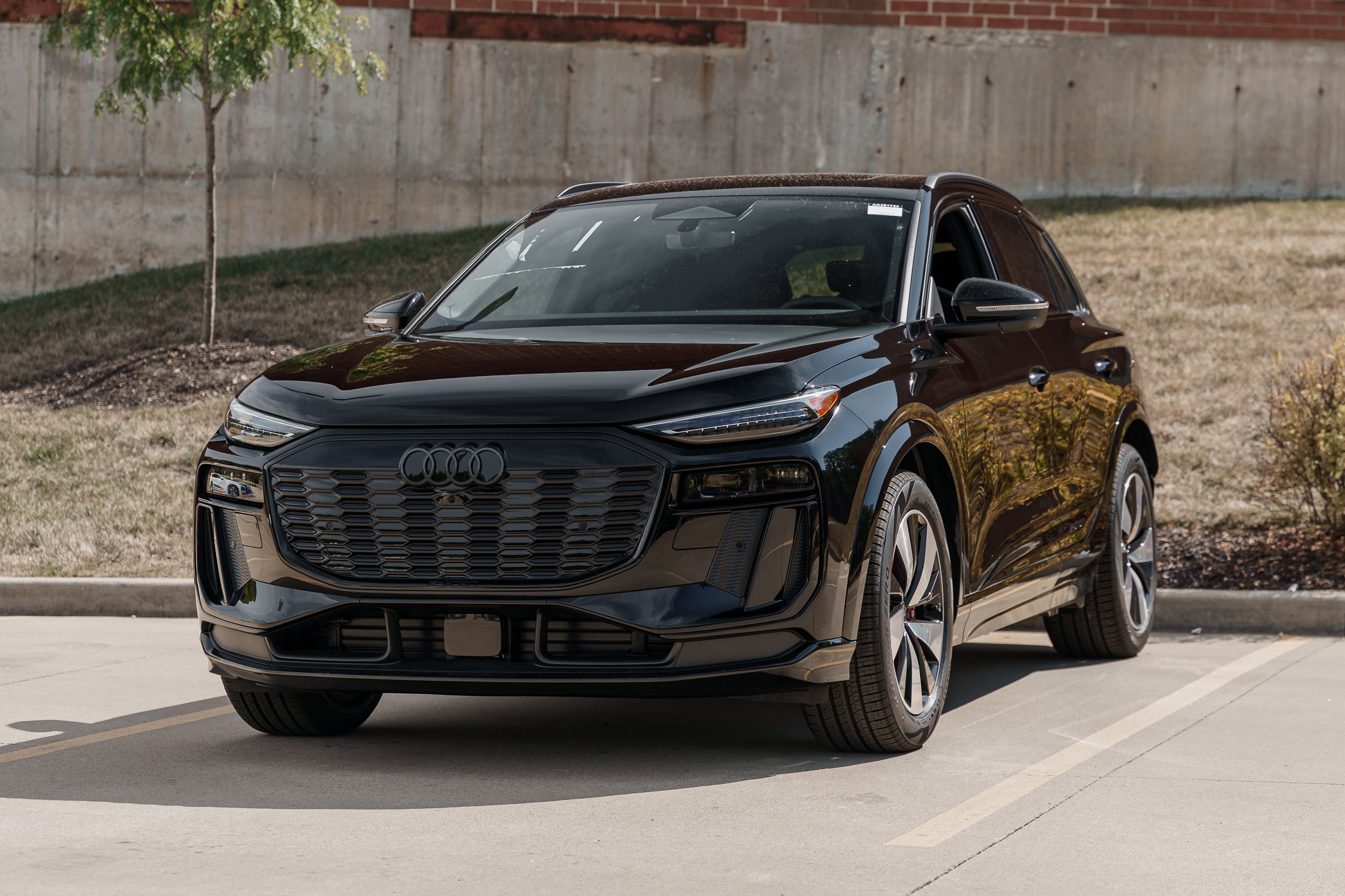 2025 Audi SQ6 photo 7