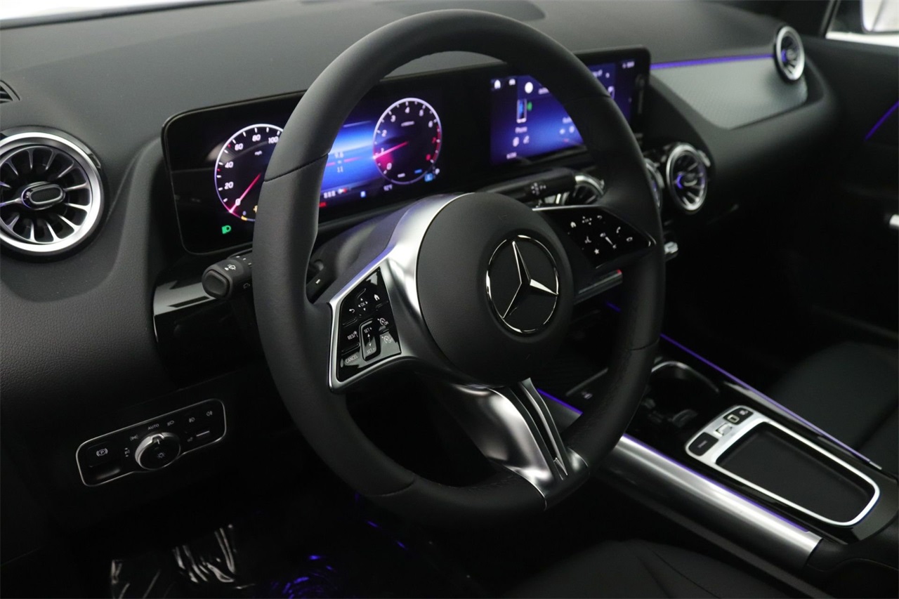 2026 Mercedes Benz GLA 250 photo 3