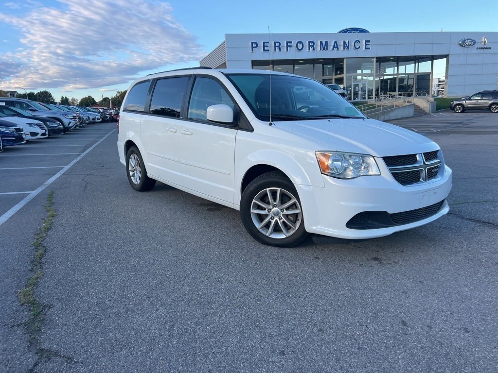 2014 Dodge Grand Caravan SXT photo 2