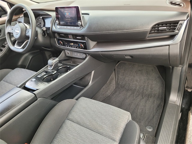 2023 Nissan Rogue SV photo 13