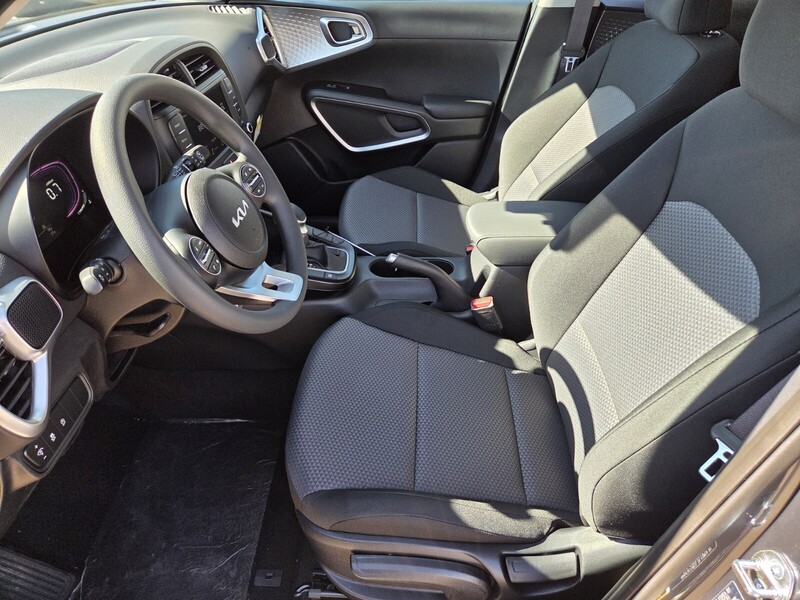 2025 Kia Soul LX S photo 5