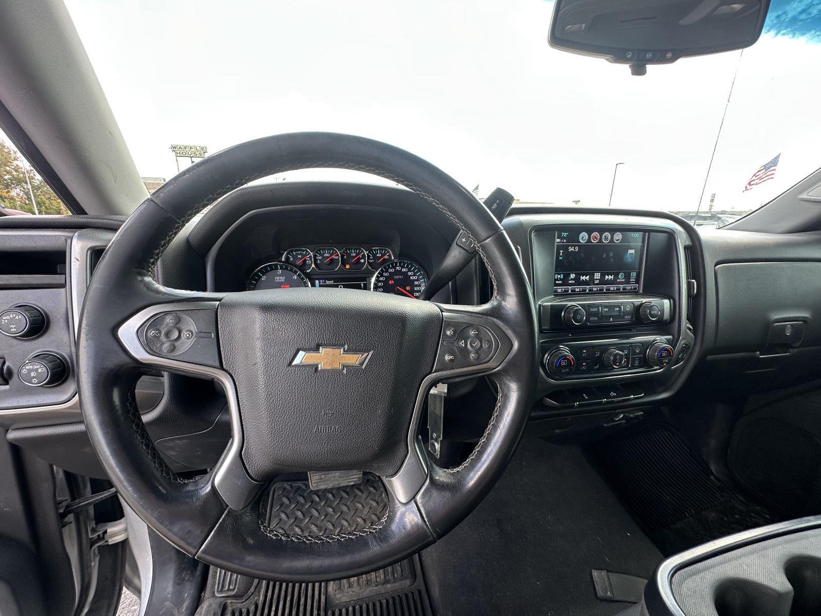 2018 Chevrolet Silverado 1500 LT photo 9
