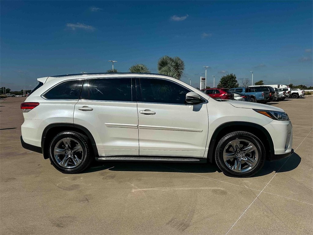 2018 Toyota Highlander Limited Platinum photo 2