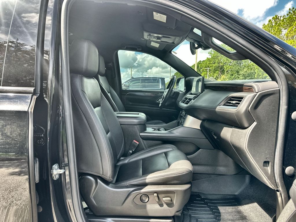 2022 Chevrolet Suburban Z71 photo 27