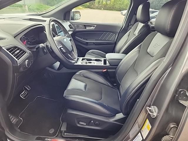 2022 Ford Edge ST photo 3