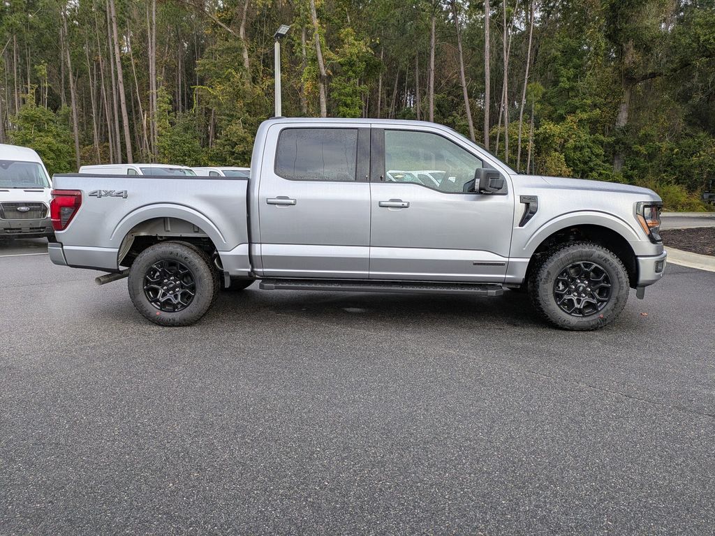 2025 Ford F-150 XLT photo 3